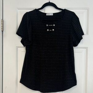 89th + Madison Short sleeve top. Black. Size Medium